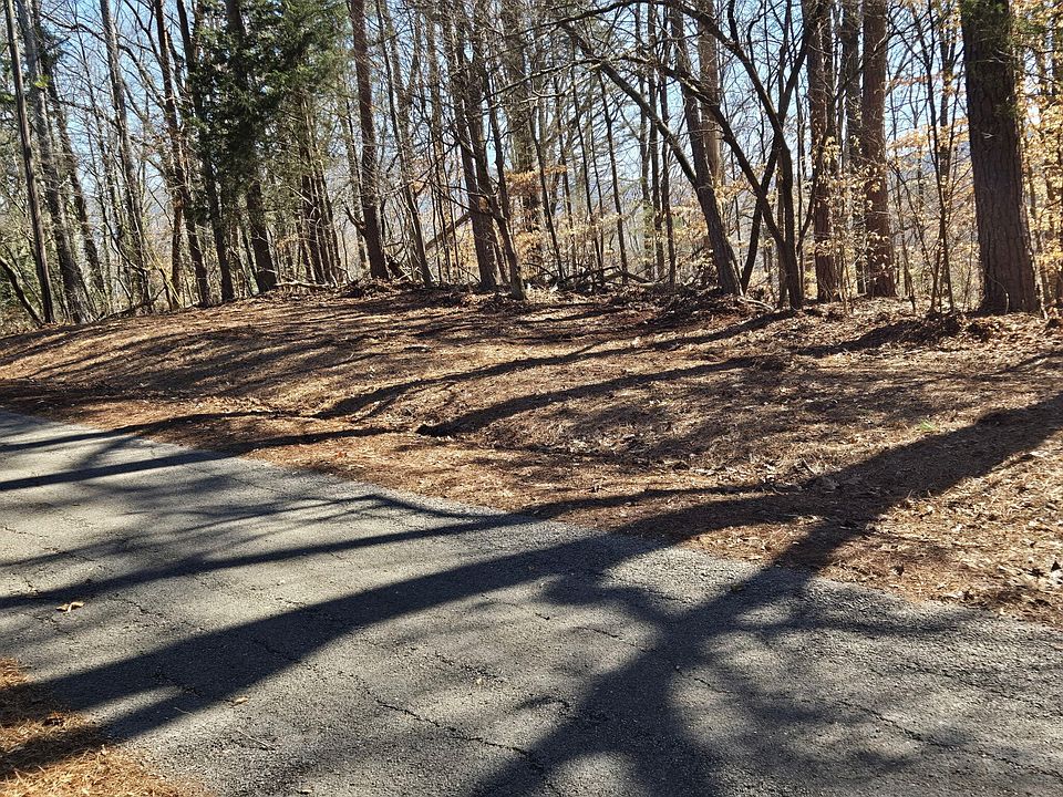 2nd image of 1114 River Heights Dr