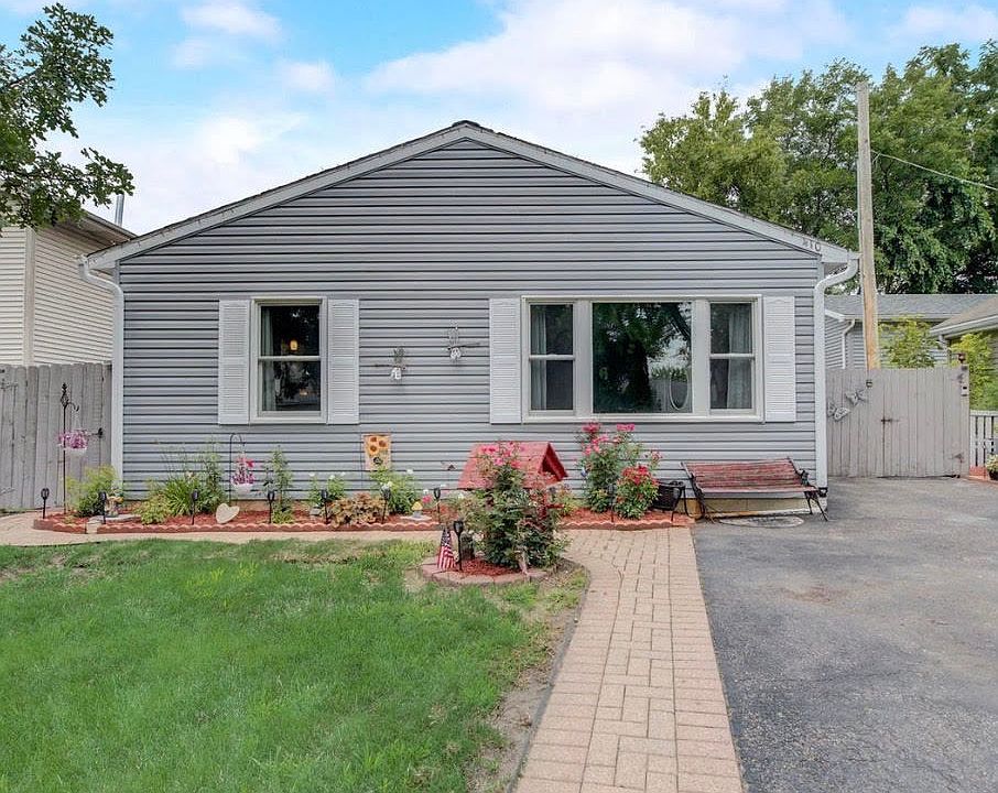 1st image of 410 W Riverside Dr