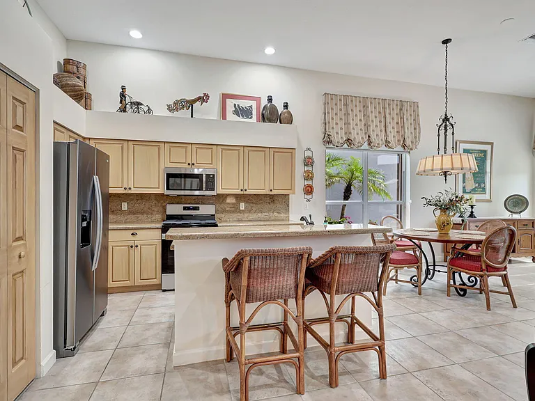 8671 Falcon Green Dr — Photo 7