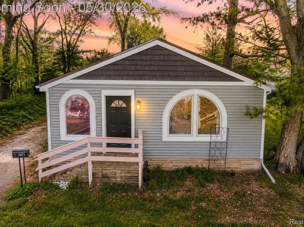 23075 Vance Ave, Hazel Park, MI 48030