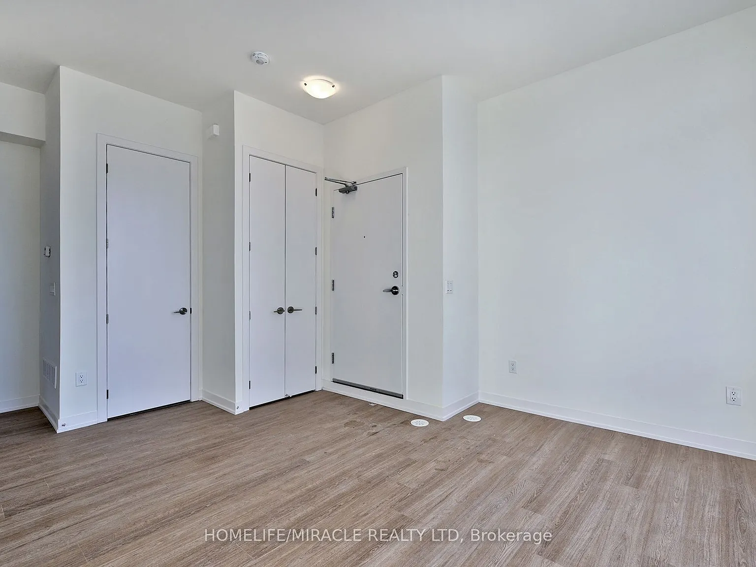 3 bed, $3,000 — Photo 2
