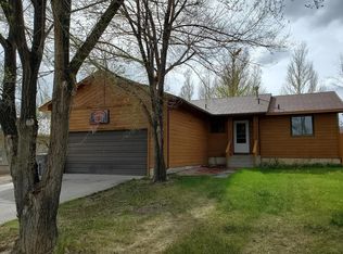 816 Burr Dr, Rock Springs, WY 82901