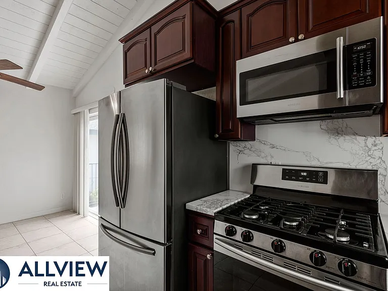 203 Oswego Ave — Photo 10