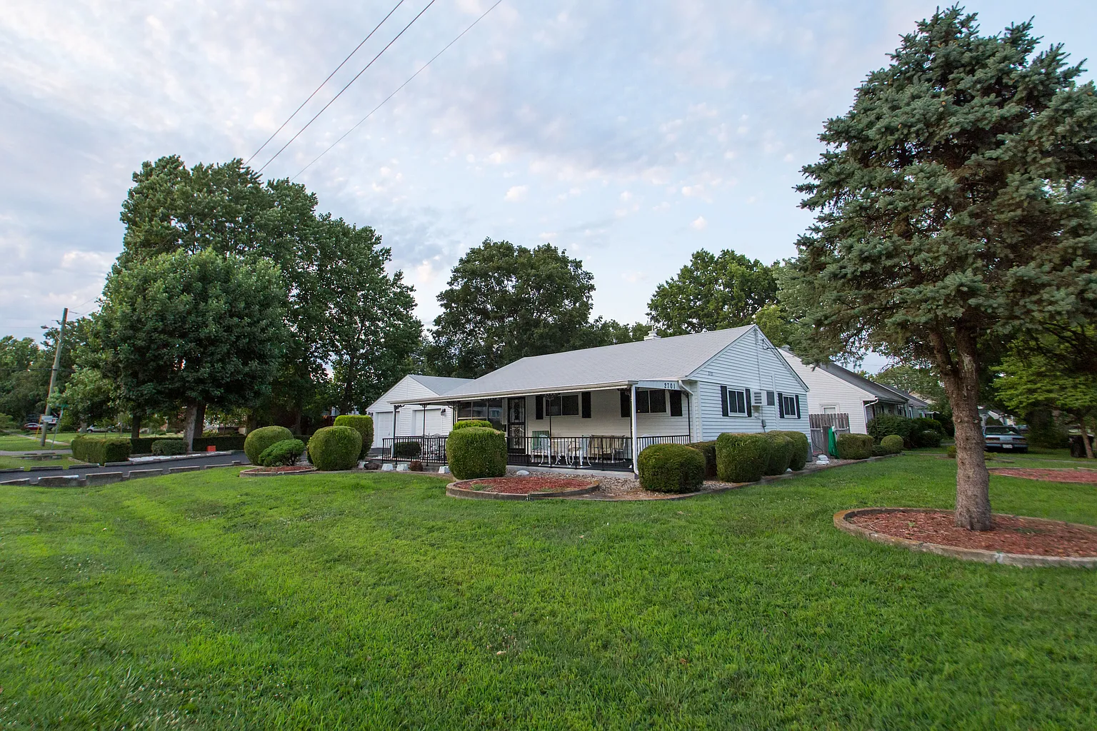 2701 Alanmede Rd photo 1