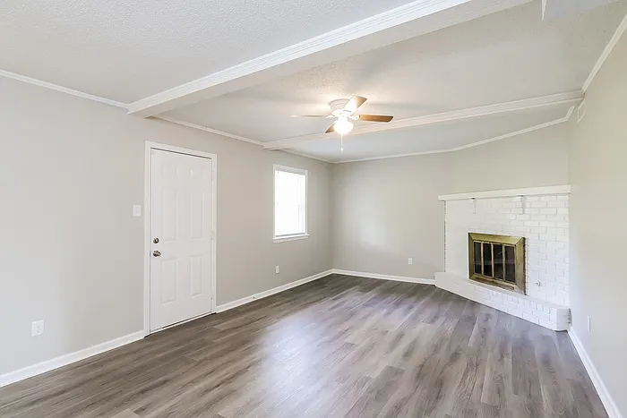 4 bed, 3.0 bath, 1983 sqft, $1,825 — Photo 4