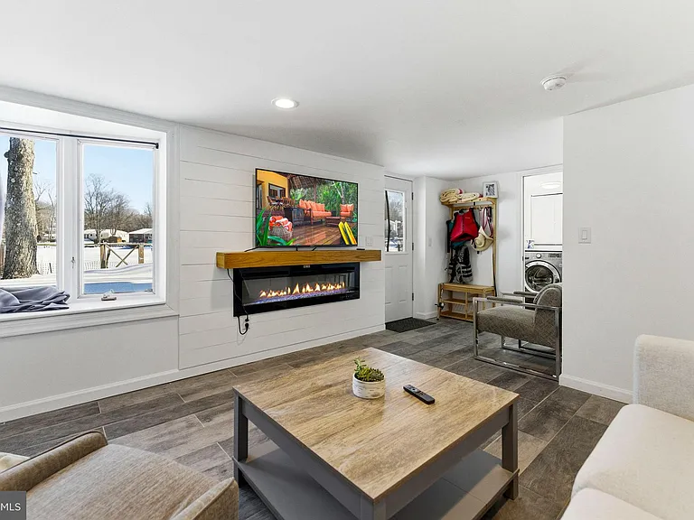 191 Lakeshore Dr — Photo 18