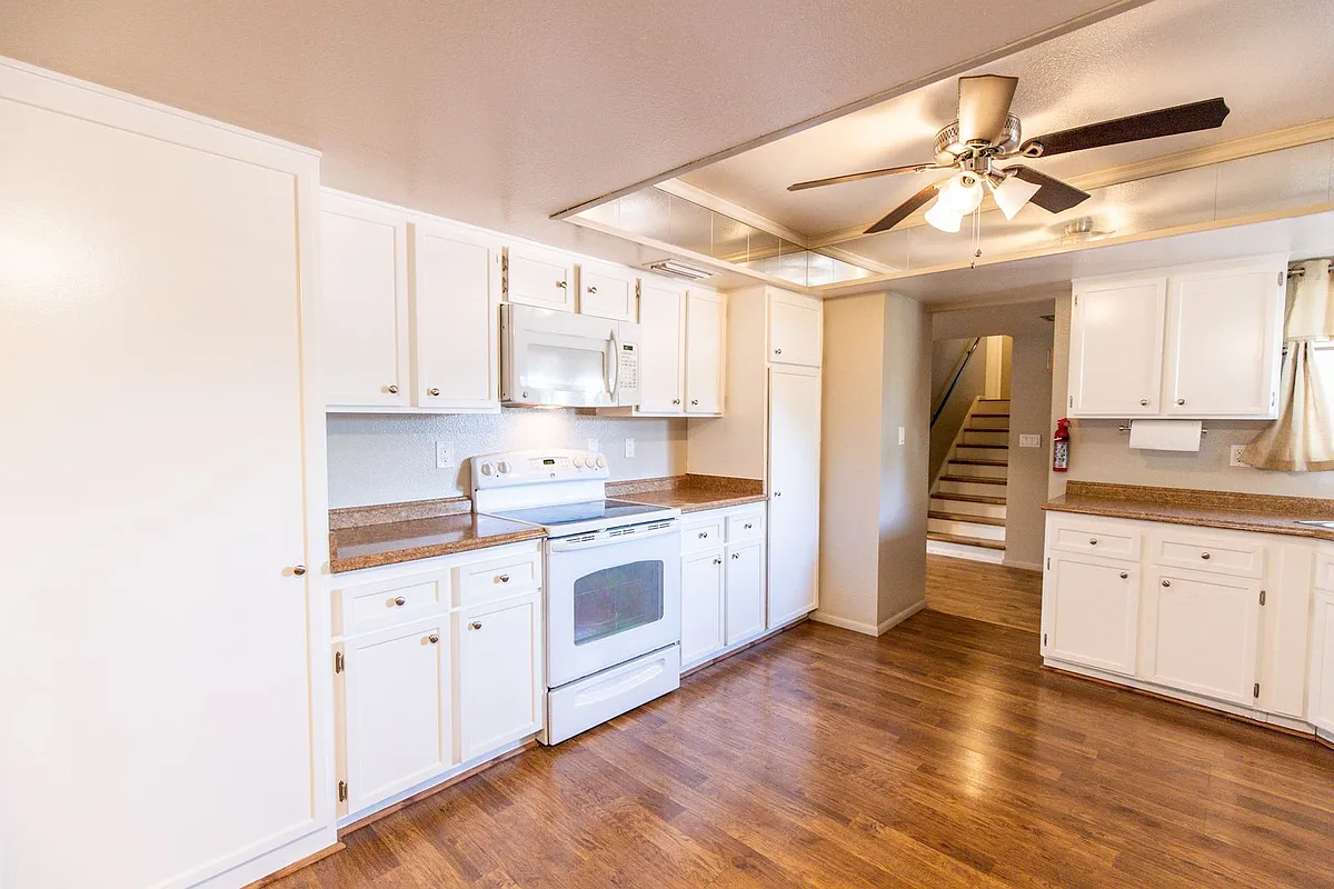 Building Photo - 3511 S Alder Dr