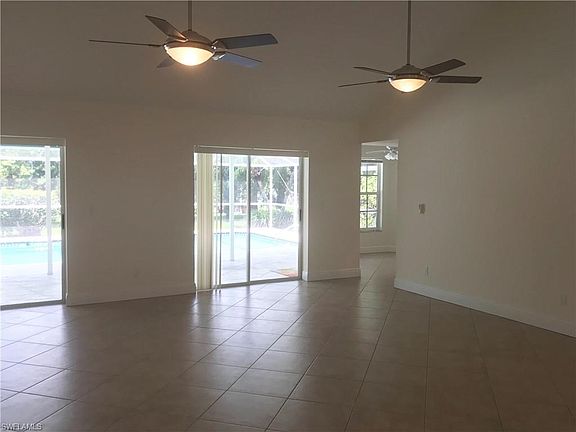 5th image of 521 SW 52nd St