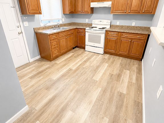 2nd image of 120 Independence St
