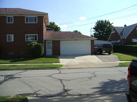 3rd image of 6330 W 54th Street # Fl 1ST