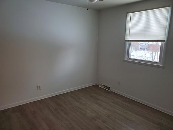 5th image of 243 River Ln APT 5
