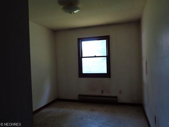 4th image of 128 Meadowfield Ct