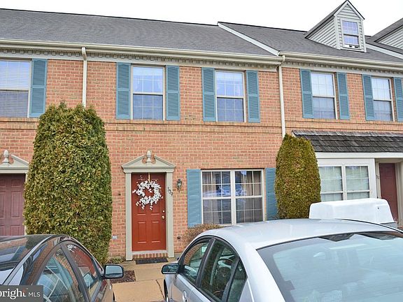 4th image of 309 Meeting House Ln