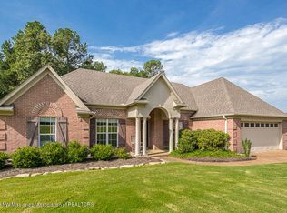 10093 Lacy Dr, Olive Branch, MS 38654