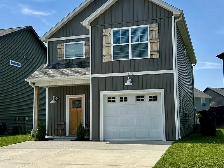 129 Sierra Cir — Photo 1