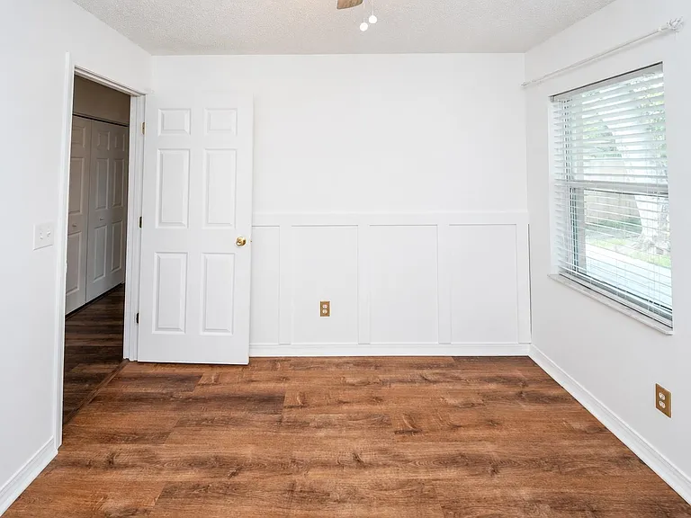 405 Island View Cir — Photo 27