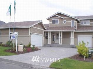 39 Mount Rainier Loop E, Bonney Lake, WA 98390