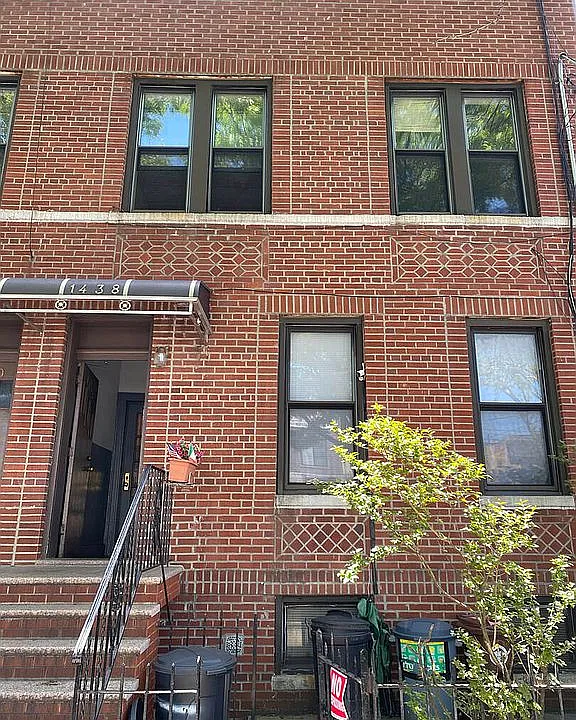 Beautiful VACANT 4 Family 