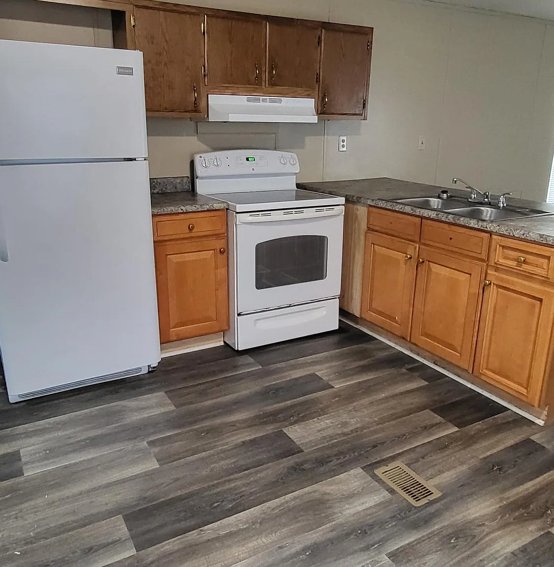 1112 Armadillo Dr — Photo 3
