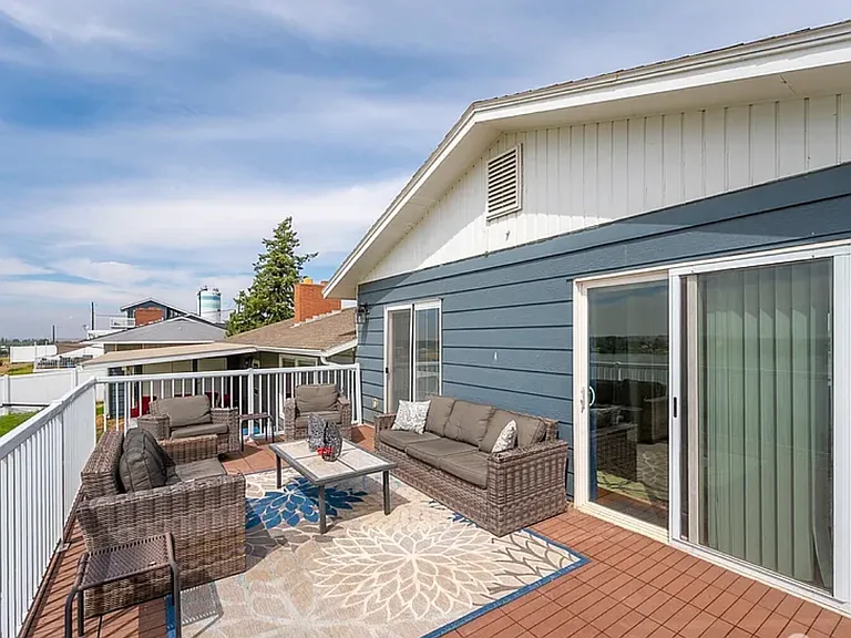 634 N Crestview Dr — Photo 25