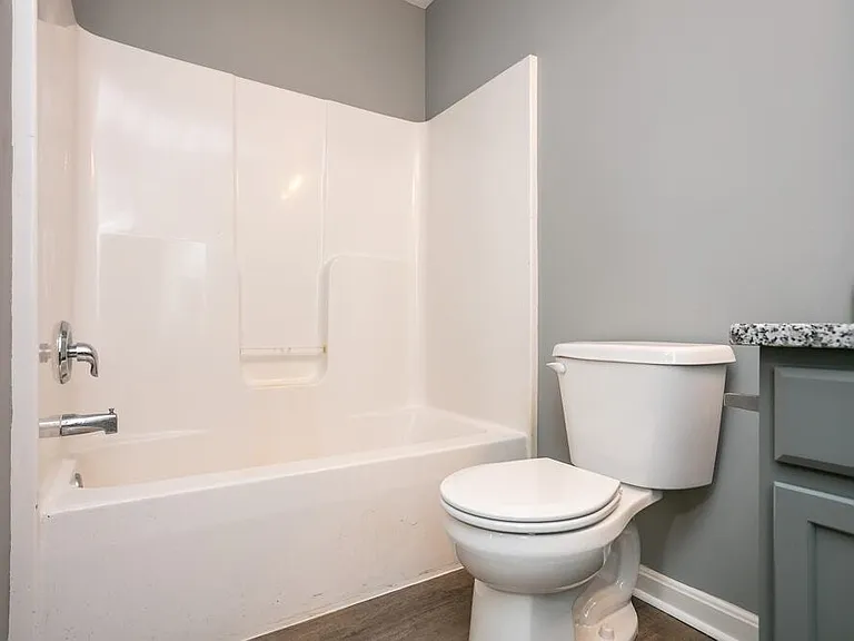 Polo Springs Apartments — Photo 9