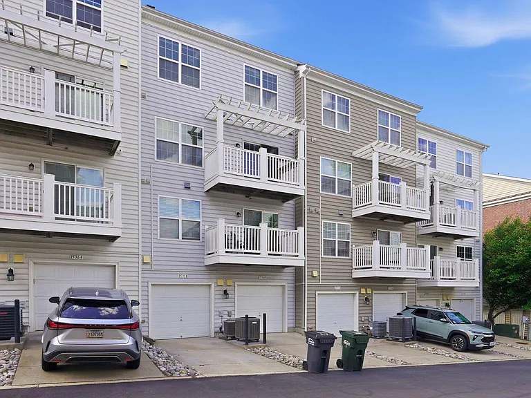 15360 Kensington Park Dr — Photo 27