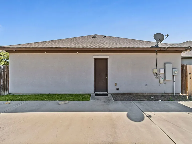 2800 Gordon Ave — Photo 30