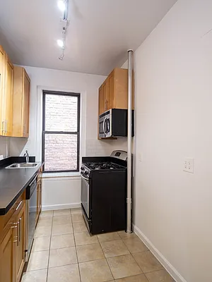 Rented by City Connections Realty | media 8