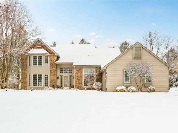 6 Claret Dr, Fairport, NY 14450