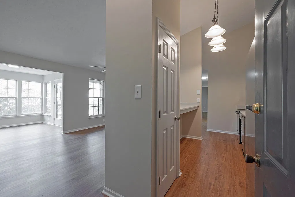 2 bed, 978 sqft, $1,650 — Photo 3