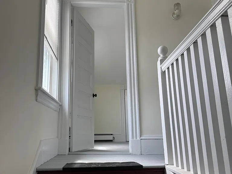 252 E Cottage St — Photo 7