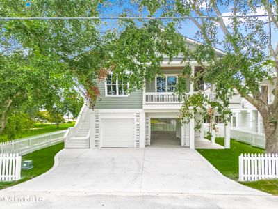 220 Demetz Ave, Pass Christian, MS, 39571