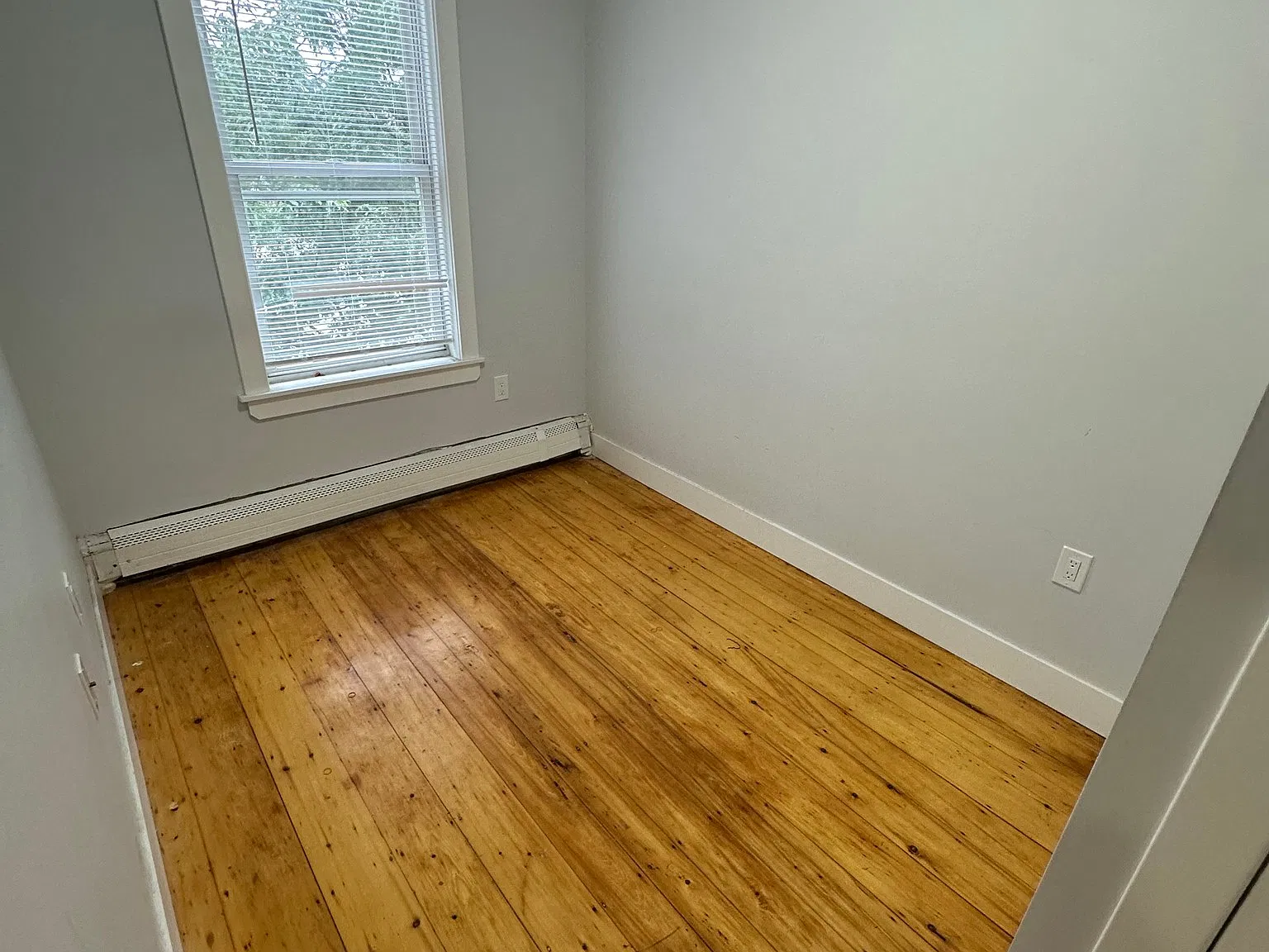 394 Centre St — Photo 4