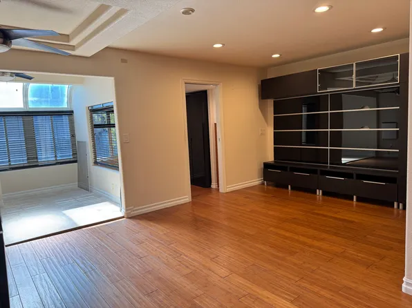 16972 Pacific Coast Hwy Unit 104, Huntington Beach, CA 92649