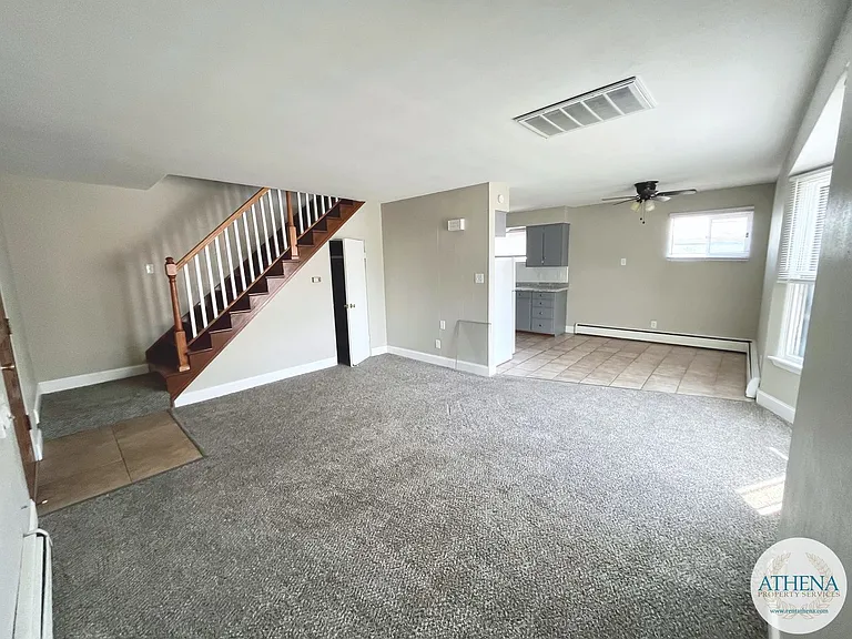 622 Bellevue St — Photo 2