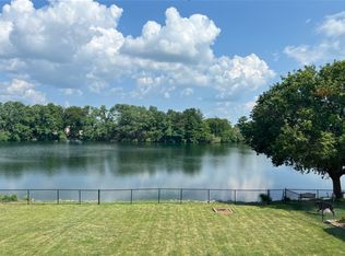 2714 S Chase Dr, Springfield, IL 62704