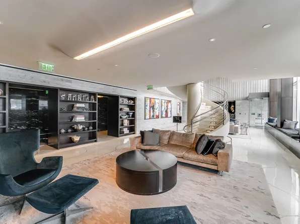 1000 Avenue At Port Imperial image 18 of 38