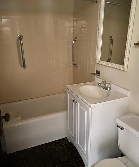 5615 W Wellington Ave #3W — Photo 9