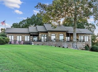 8289 Eagle Crest Dr, Rogers, AR 72756