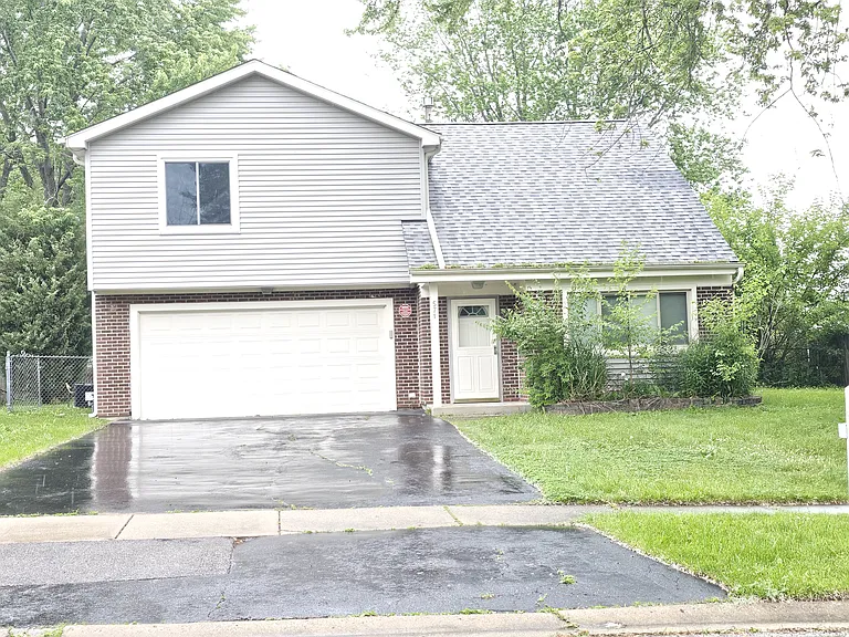 571 White Birch Rd — Photo 1