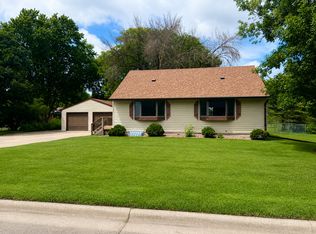 720 22nd St NE, Owatonna, MN 55060