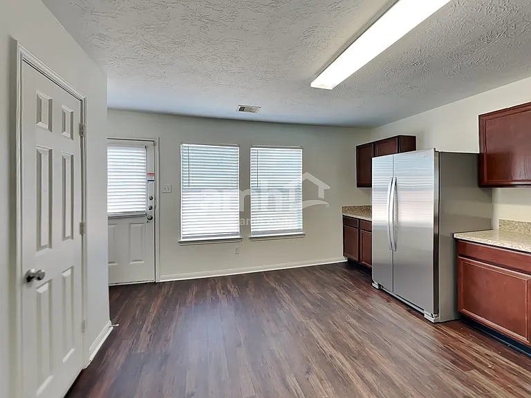 3919 Hawthorn Glen Ct — Photo 5