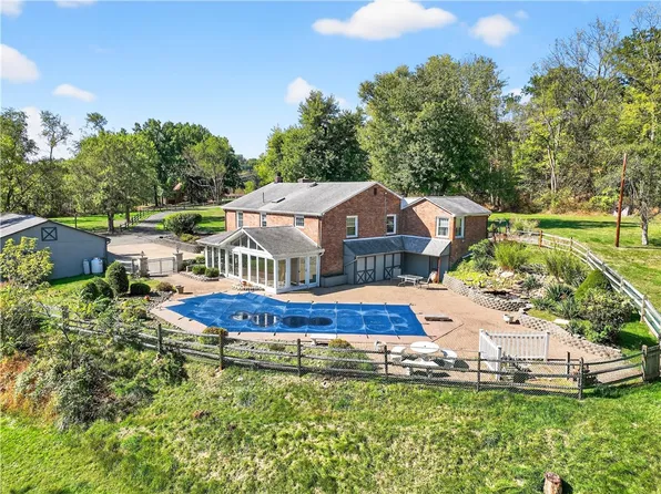 1801 McCorkle Rd, South Park, PA 15129