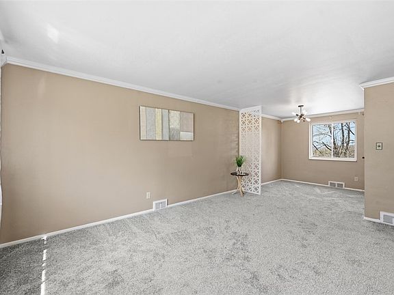 4th image of 106 Westminster Dr