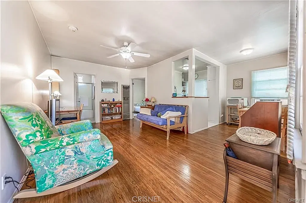1 bed, 780 sqft, $2,400 — Photo 2