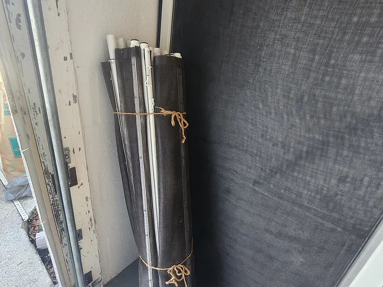 Pool gates