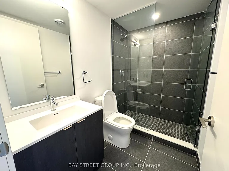 100 Queen St E #2815 — Photo 10