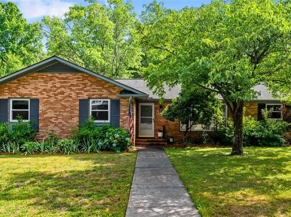 2654 London Ln, Winston Salem, NC 27103