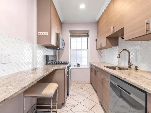 30-81 54th Street #4B, Woodside, NY 11377