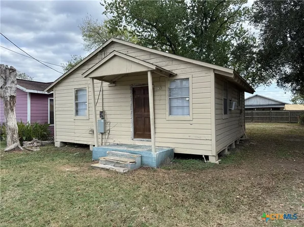 2409 Booker St, Victoria, TX 77901